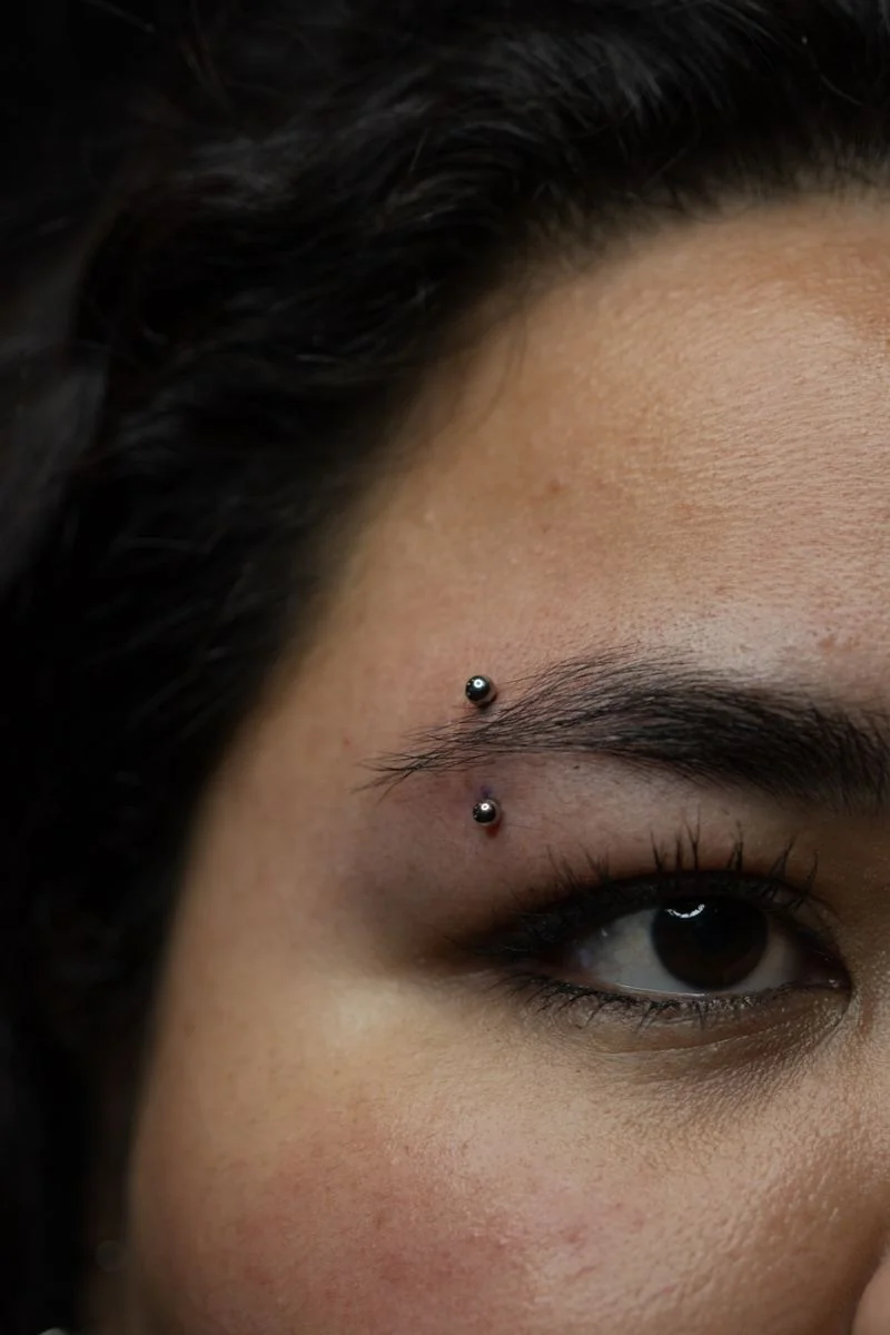 Eyebrow piercing — Renzo Piercer